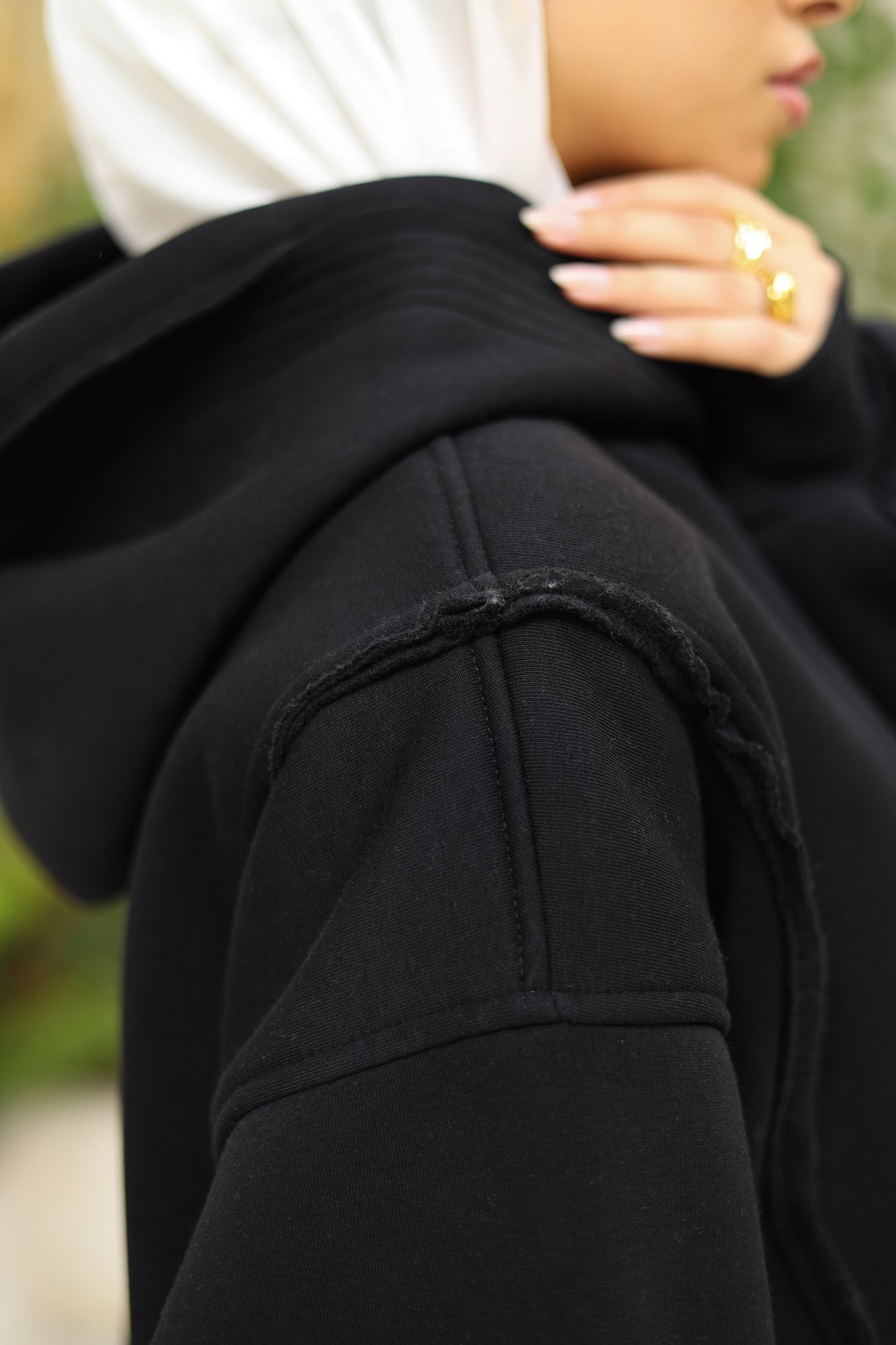 Distressed Hoodi - Black