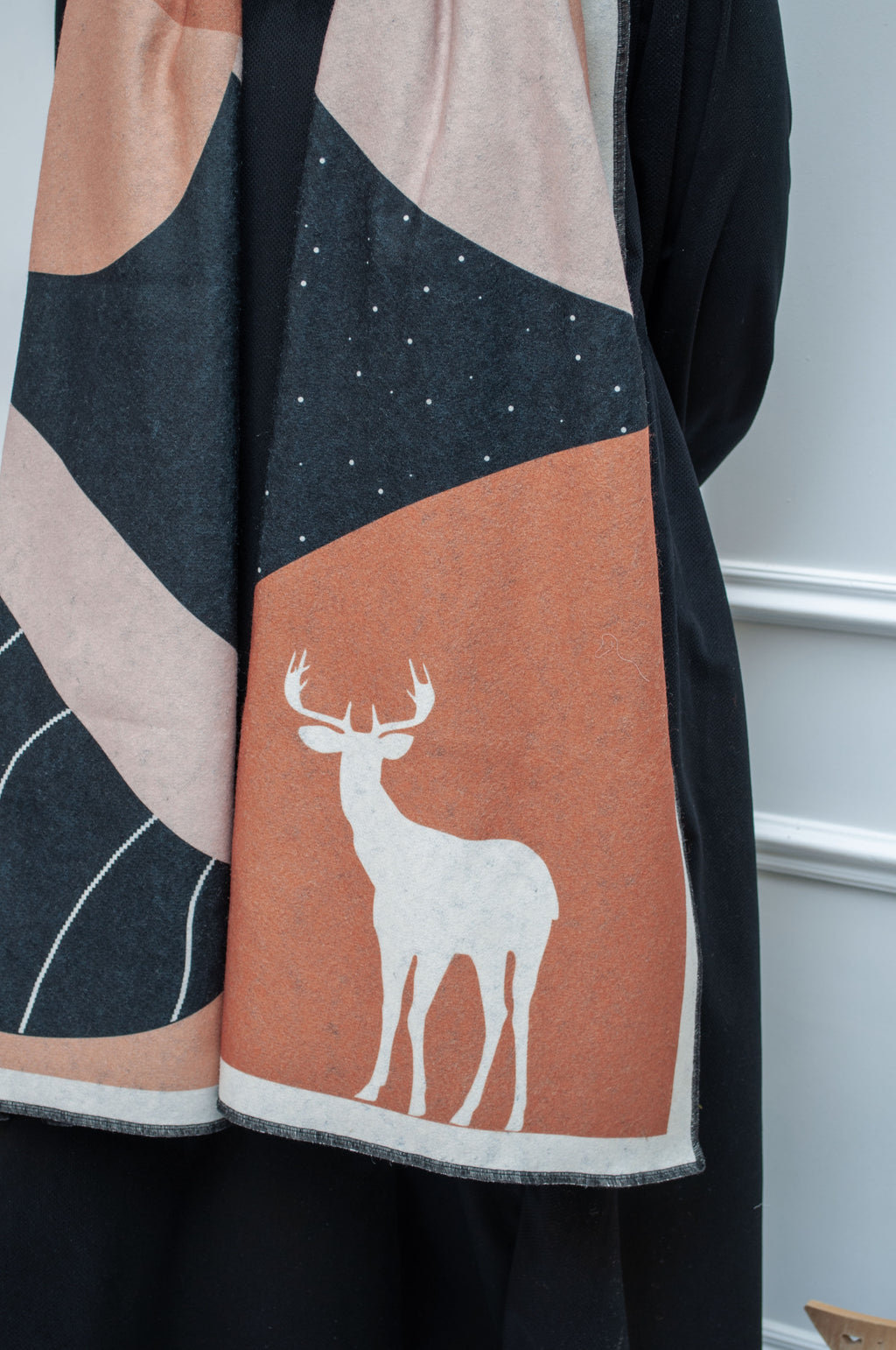 Gazelle night (Wool Scarf)