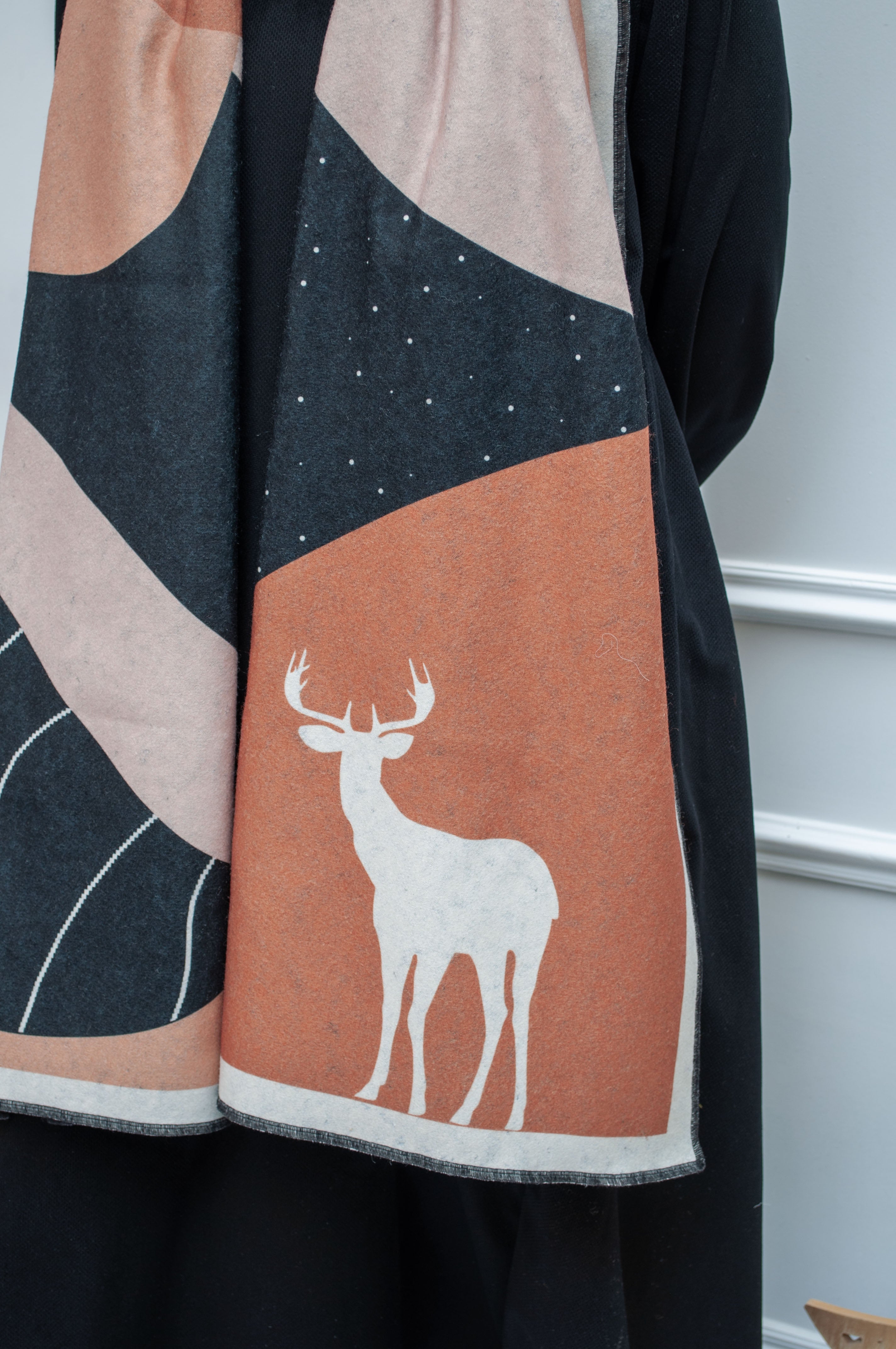 Gazelle night (Wool Scarf)