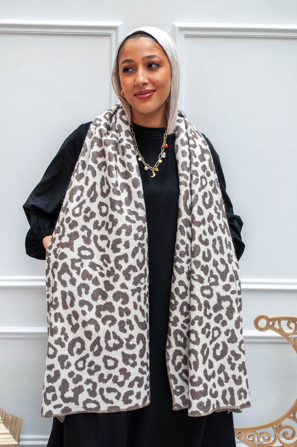 Leopard (wool scarf)
